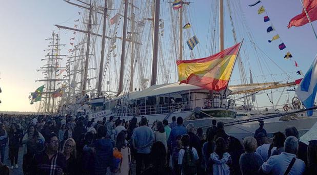 ¡Adiós Uruguay! ¡Hola Argentina! El Elcano navega en demanda de Buenos Aires