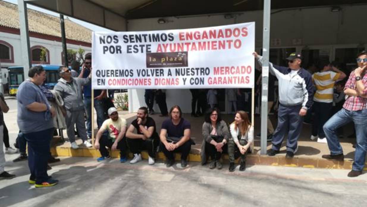 Los detallistas del Mercado de Abastos de Sanlúcar siguen con sus protestas