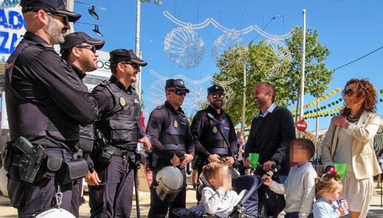 Agentes de El Puerto que estuvieron controlando la seguridad de la feria.