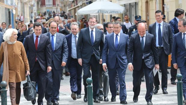 Rajoy: «Aquí en Cádiz empezó todo hace 206 años»