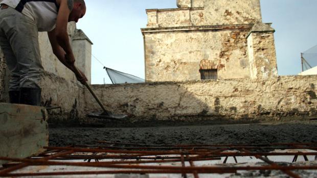 Subdelegación dice que las ayudas a la rehabilitación de edificios que concede la Junta «proceden del Gobierno»