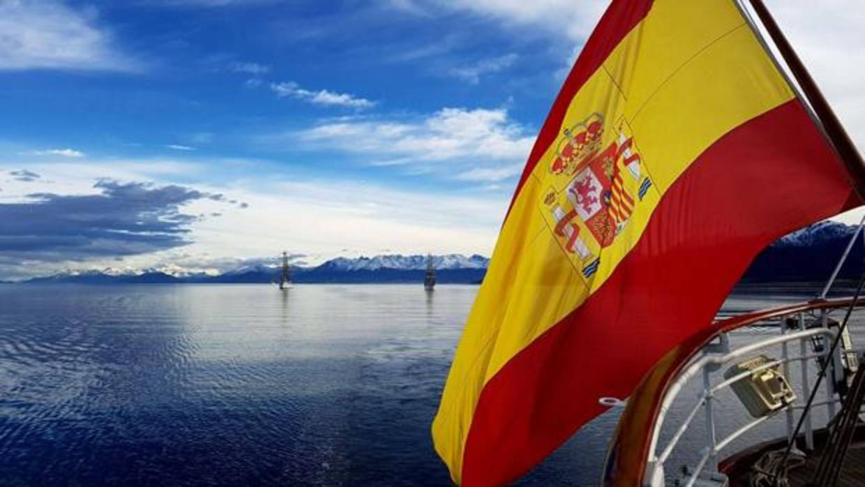 El Juan Sebastián de Elcano no pudo cruzar el Cabo de Hornos