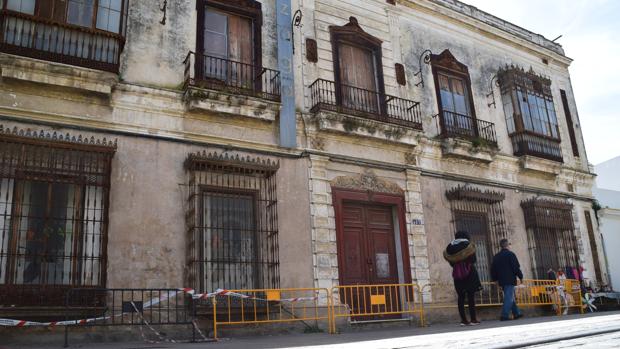 El olvido se enquista en la Casa Lazaga y la antigua sede de la Cruz Roja