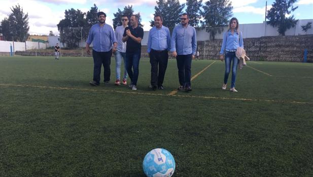 El PP pide «el arreglo urgente» del campo de fútbol y dos caminos rurales de Paterna