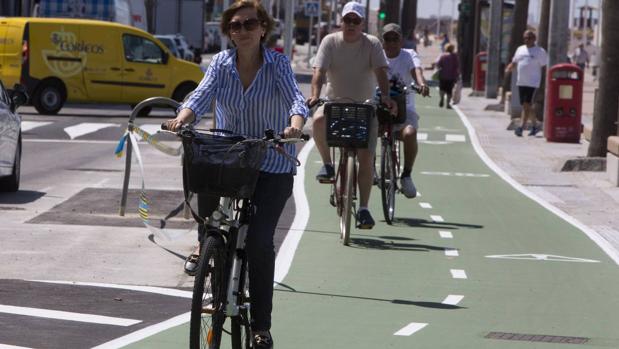 El nuevo carril bici de Cádiz ya funciona