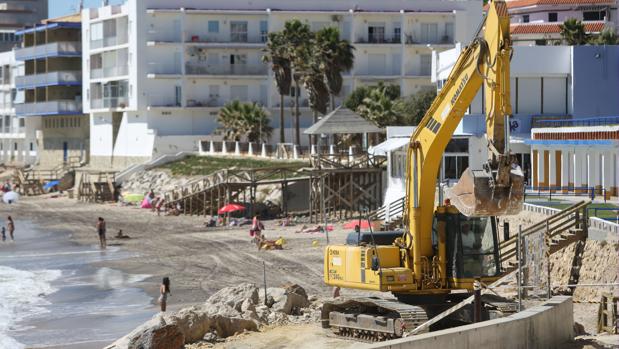 La playa Fuentebravía de El Puerto, cerrada 24 horas