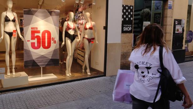 Cádiz empieza las rebajas con una semana de ventaja