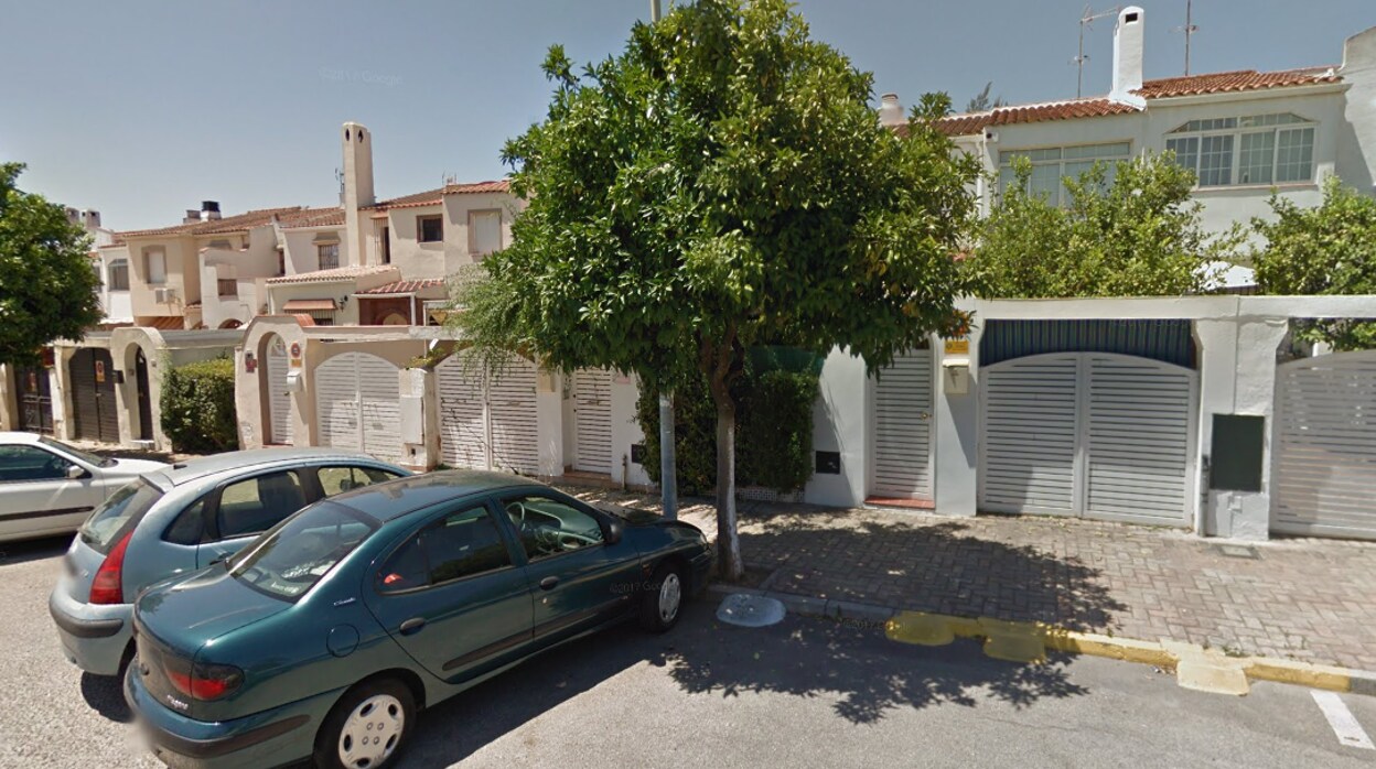 La Policía Local ha detenido a un hombre tras robar en un bar y huir por los tejados de las casas de la calle Ronda de Cavaleri