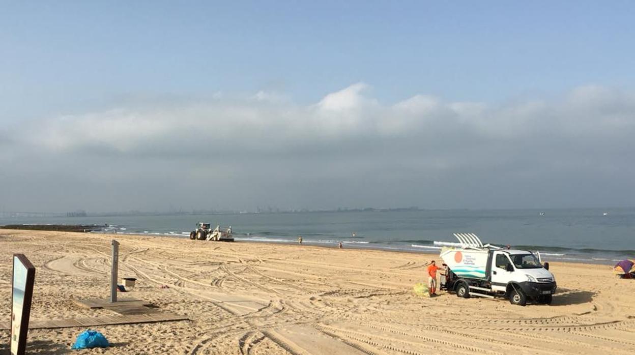 Retiran 25 toneladas de basura tras la noche de San Juan