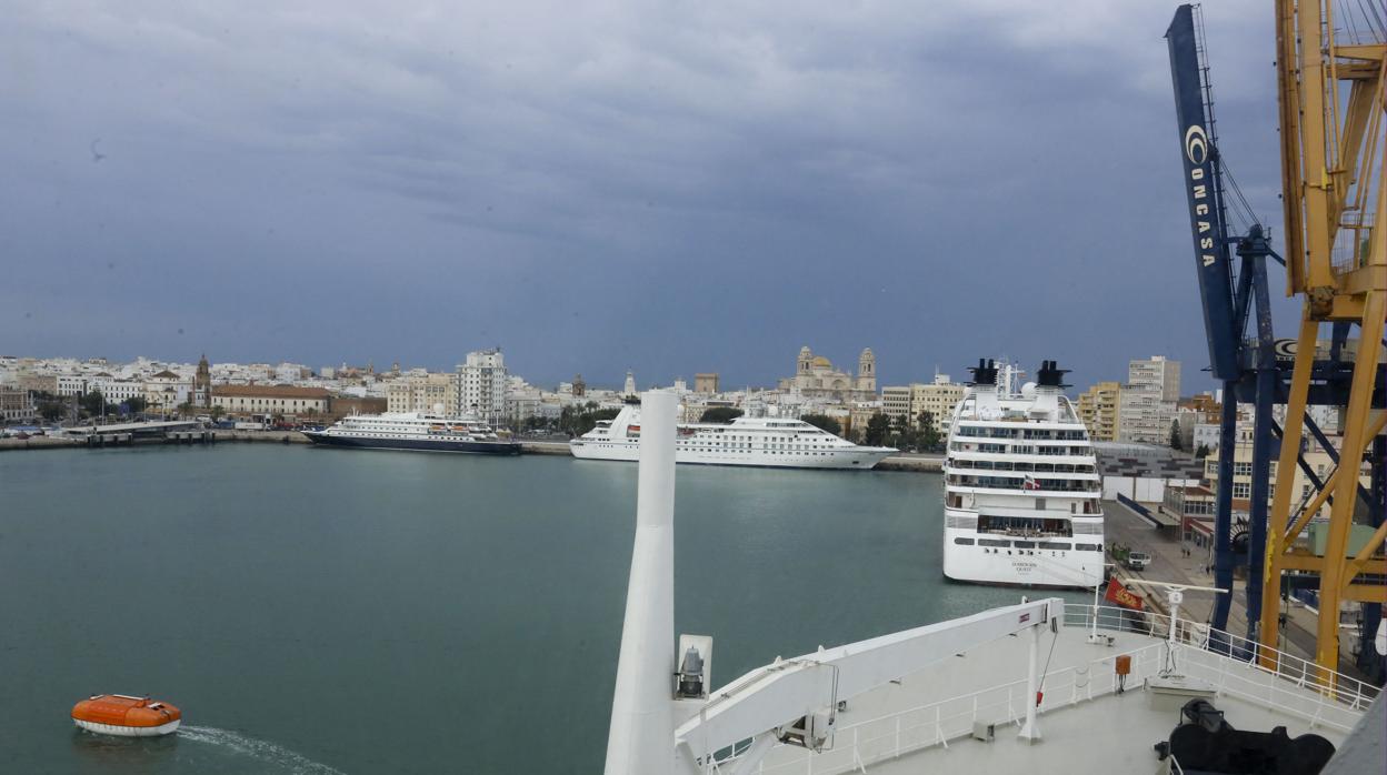 El puerto de Cádiz mantiene sus tasas y bonificaciones por octavo año consecutivo