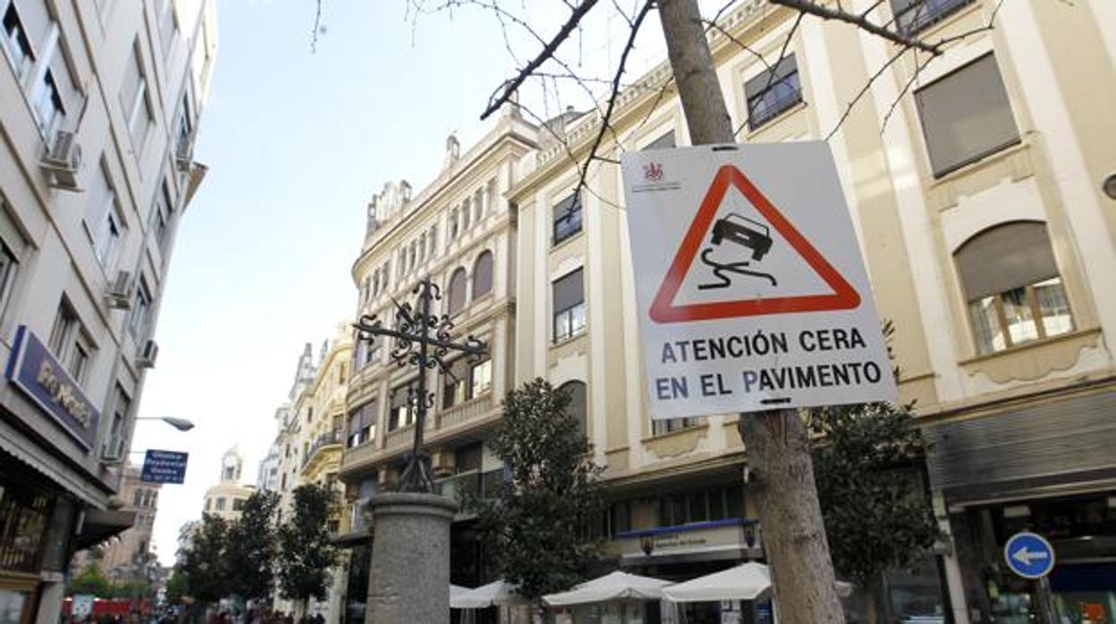 El Ayuntamiento de Écija indemnizará con 40.000 euros a un motorista que se cayó por la cera de la Semana Santa
