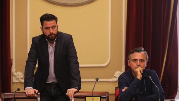 El PSOE pide a Podemos que «dé la cara» con el pliego de limpieza