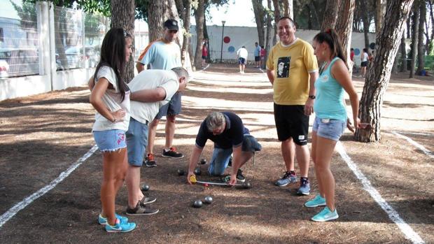 La pedanía palaciega de Maribáñez, punto de encuentro para los amantes de la petanca