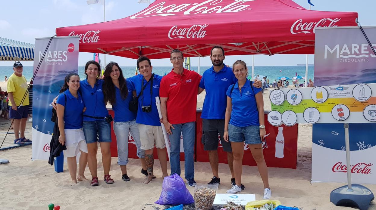 Coca Cola incluye Rota en su campaña de limpieza de playas