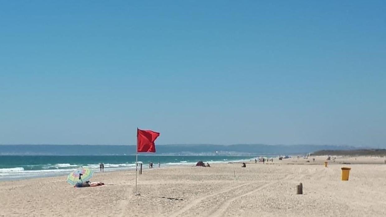 Prohibido el baño en Zahara