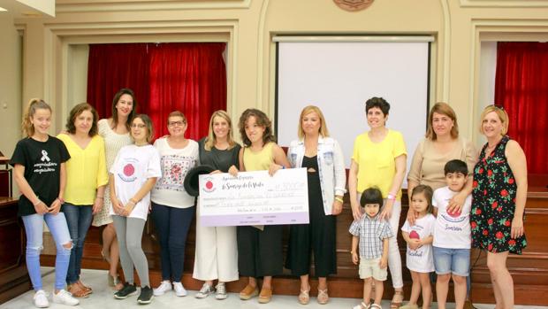 La Asociación La Sonrisa de la Vida dona 3.000 euros al proyecto La Azotea Azul