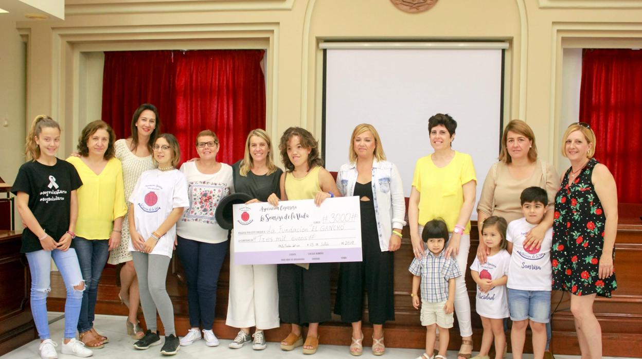 La Asociación La Sonrisa de la Vida dona 3.000 euros al proyecto La Azotea Azul