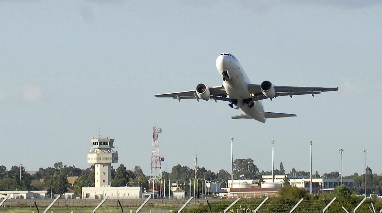 En estos meses estivales, los aeropuertos recibirán la máxima afluencia de viajeros