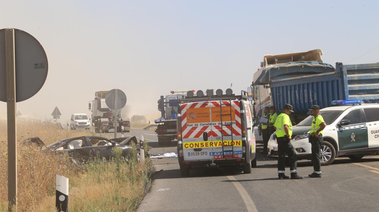 Imágenes del accidente de la carretera N-IV en plena Operación Salida