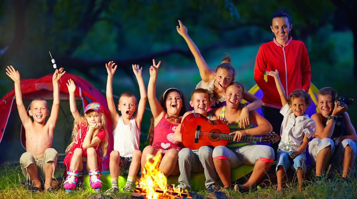 Imagen de algunos niños disfrutando de las escuelas de verano