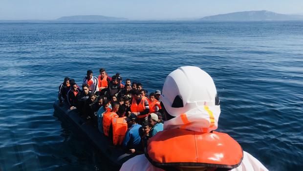 Rescatados cerca de medio centenar de menores frente a las costas gaditanas