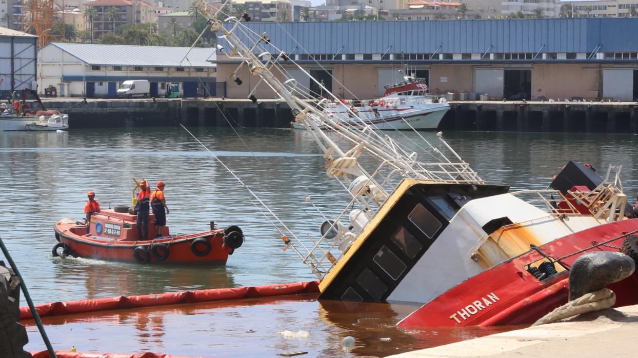 Comienzan los trabajos para reflotar el buque Thoran