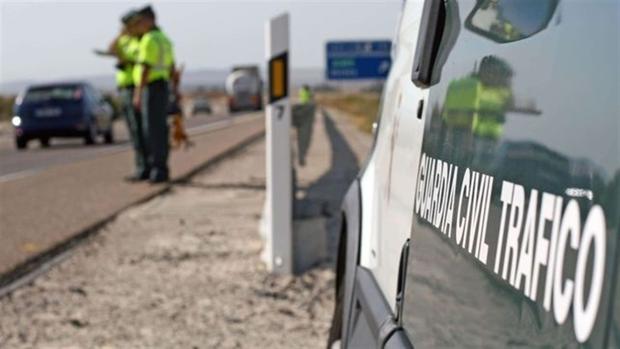 Desesperada huida hasta El Saladillo de un conductor sin carné y que dio positivo en alcohol