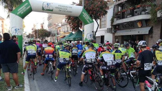 Más de 150 corredores participan en la 39º edición del Trofeo de Ciclismo Los Palacios