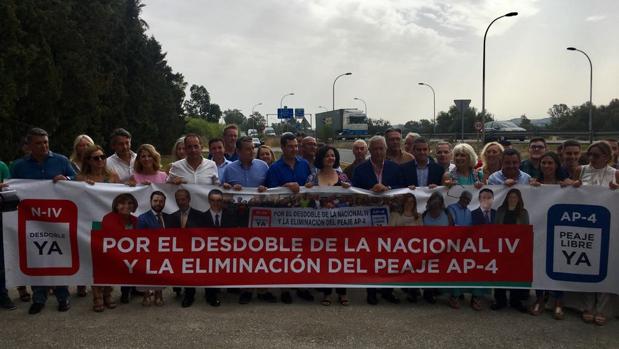 El PP se compromete a liberar el peaje antes de 2019 si gobierna la Junta