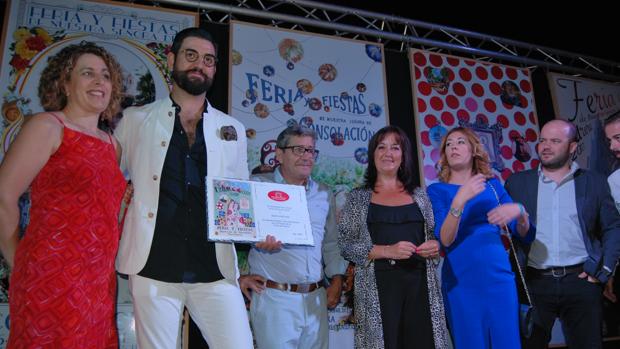 El humorista Manu Sánchez encandiló a los utreranos con su «exaltación de la feria»