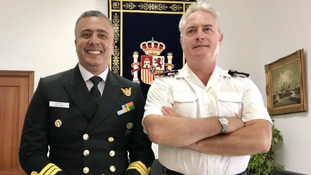 El subdelegado de Defensa en Cádiz se reúne con el comandante del buque escuela indio 'Tarangini'