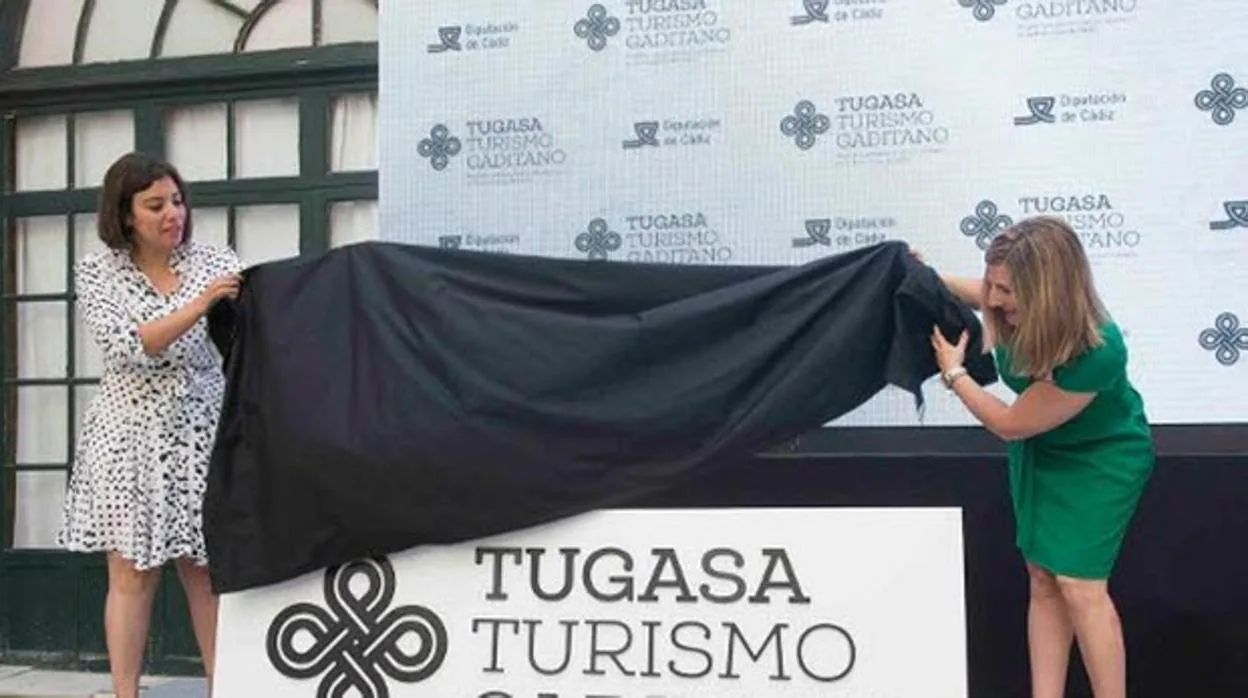 El PP pregunta por qué Tugasa no usa el nuevo logo «que pagó a precio de oro»