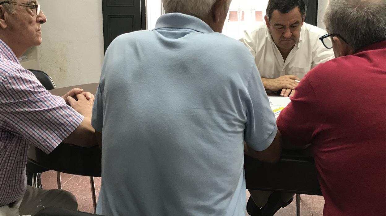 Loaiza en su reunión con la Federación de Vecinos.