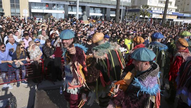 Nueva guerra entre Podemos y PSOE por las inspecciones en Carnaval