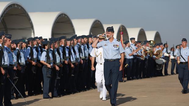 El Rey Felipe ha visitado por primera vez como monarca la Base Aérea de Morón