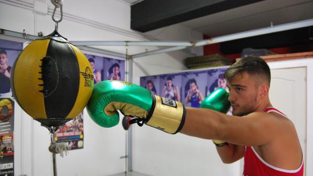 Óscar Díaz promesa alcalareña para el boxeo nacional