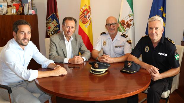 Recibimiento al nuevo inspector jefe de la Oficina de Extranjería