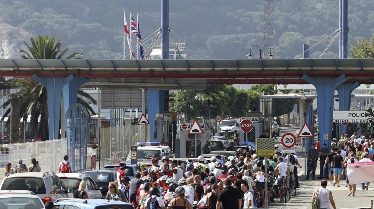 Imagen de la entrada a Gibraltar.