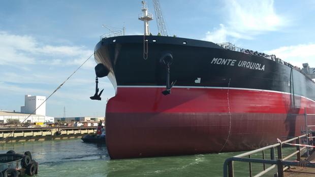 Navantia pone a flote el tercero de los petroleros Suezmax en Puerto Real