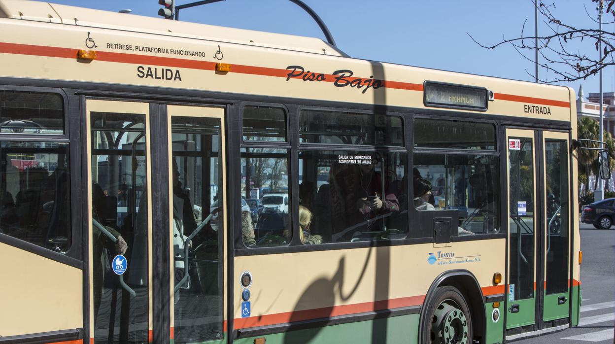 El alumbrado de Navidad de 2017 contó con una ampliación de calles tras quejas de comerciantes y hosteleros.