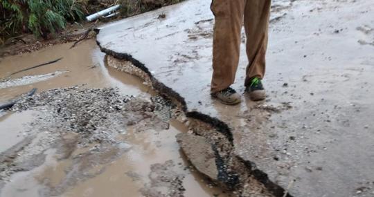 Carretera afectada por las precipitaciones en la Sierra Sur de Sevilla