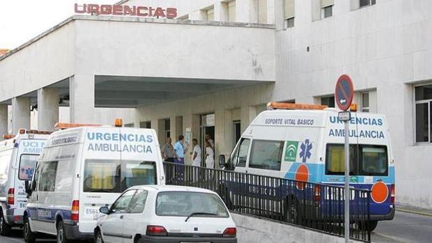 Los conductores de ambulancias de Cádiz inician una huelga indefinida para pedir mejoras laborales