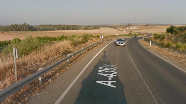 Un motorista muere y otros dos resultan heridos en una colisión frontal en Cantillana