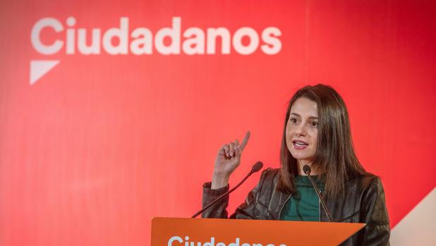 Arrimadas, en su tierra natal: «Andalucía no es el cortijo del PSOE»