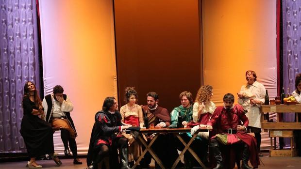 La compañía teatral utrerana Guate Teatro recupera un año más la obra «Don Juan Tenorio»