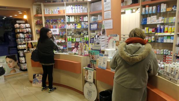 El invierno irrumpe con un desabastecimiento de medicamentos en las farmacias de Cádiz