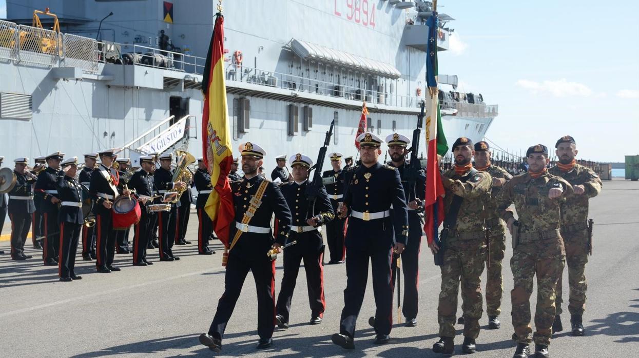 La Base de Rota acoge la ceremonia del XX aniversario de la creación de la Fuerza Anfibia Hispano-Italiana