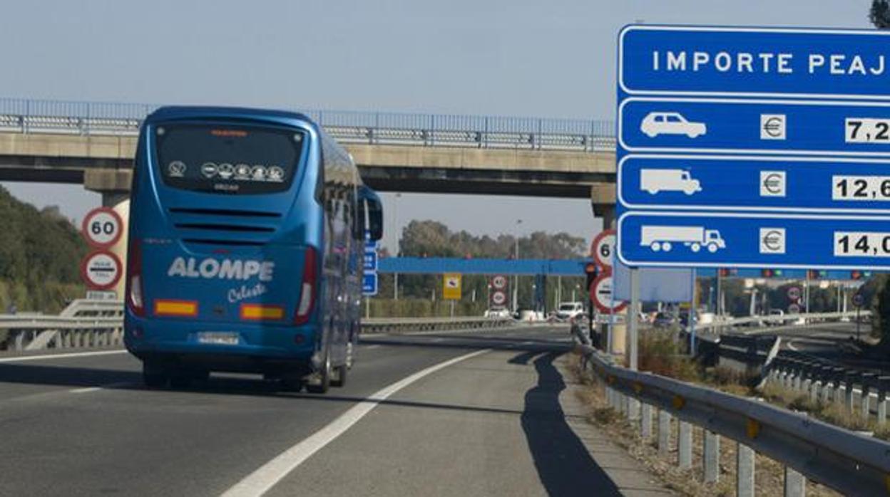 Fomento recalca que la autopista a Cádiz-Sevilla será gratuita cuando acabe la concesión