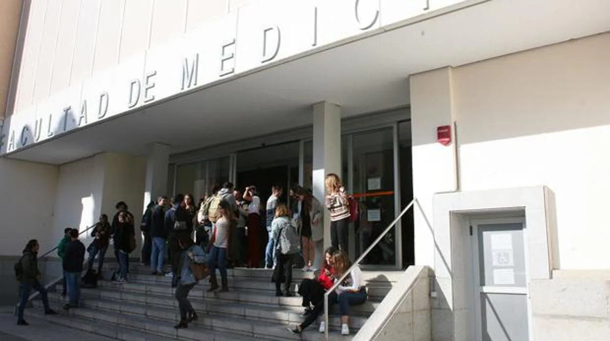 La UCA inaugura las instalaciones reformadas de la Facultad de Medicina