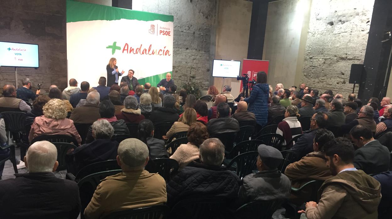 Irene García en el acto con el sector agrícola y ganadero en Trebujena.